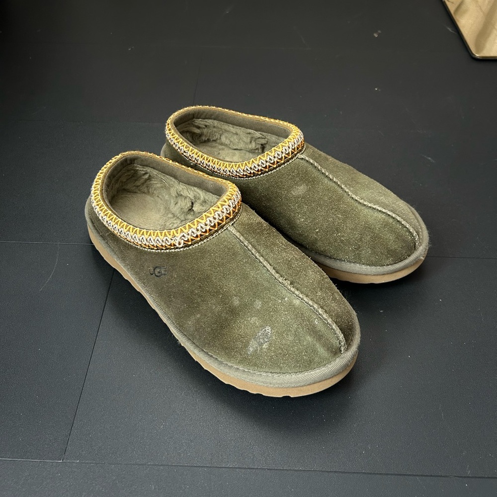 ugg tasman